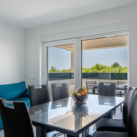 Апартаменты Diamond Вир