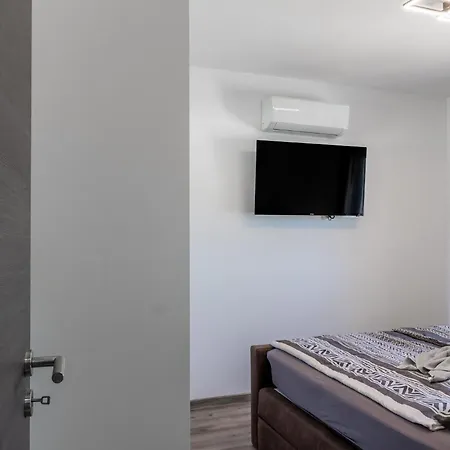 Apartament Diamond Vir